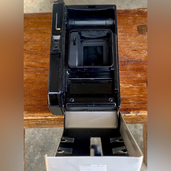 Vintage Kodak Instamatic 104 26mm Film Camera - Picture 15 of 16